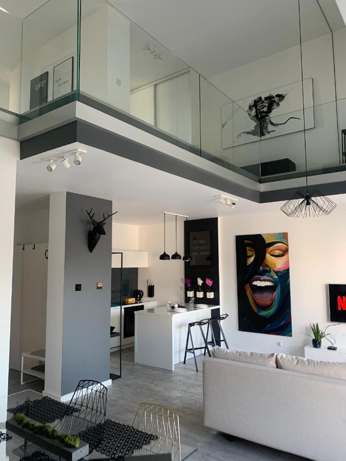 Apartamento Two-Levels Penthouse With A Garden In The City Center Łódź Exterior foto