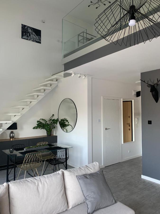 Apartamento Two-Levels Penthouse With A Garden In The City Center Łódź Exterior foto