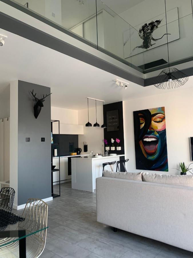 Apartamento Two-Levels Penthouse With A Garden In The City Center Łódź Exterior foto